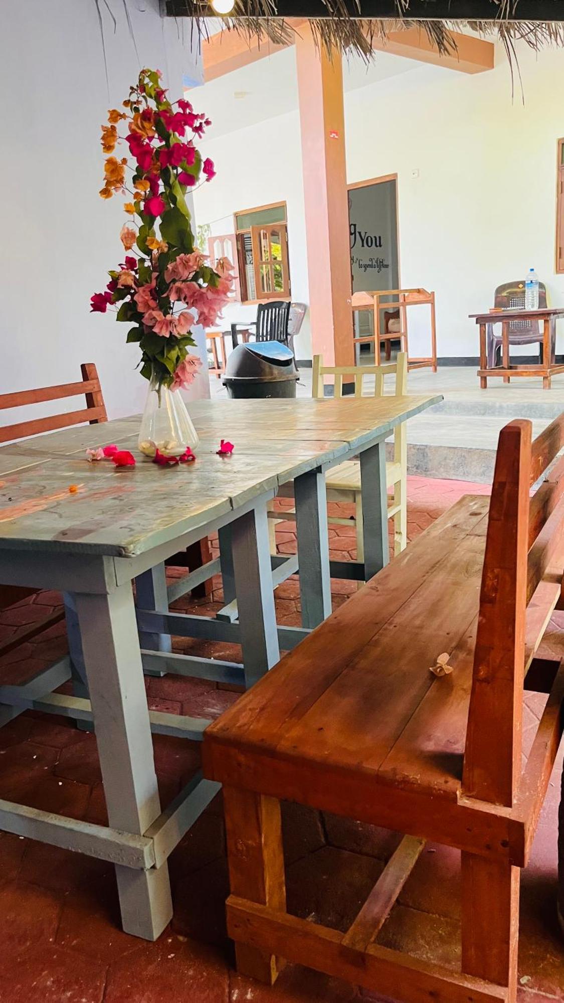 Lobster Inn Trikunamalaja Zewnętrze zdjęcie