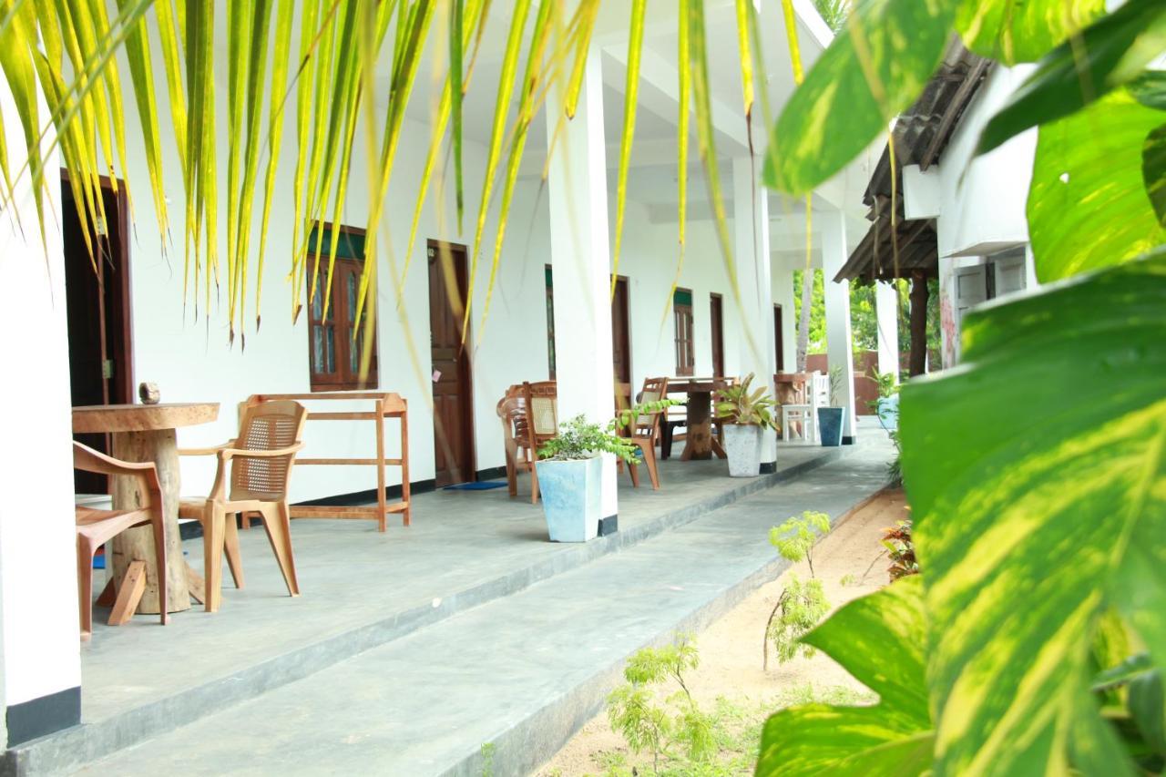 Lobster Inn Trikunamalaja Zewnętrze zdjęcie